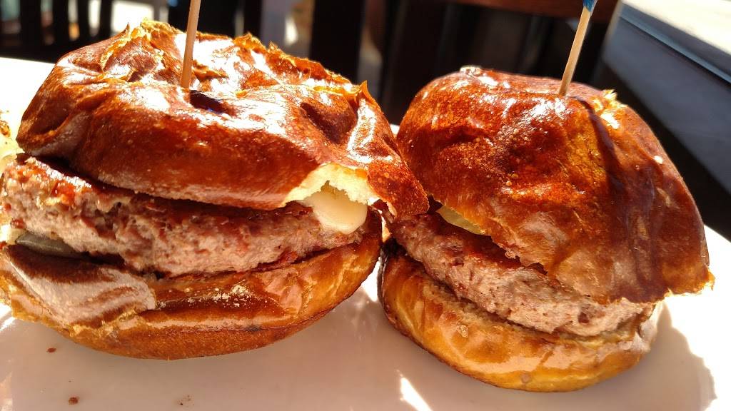 Slymans Tavern | restaurant | 6901 Rockside Rd, Independence, OH 44131, USA | 2166420062 OR +1 216-642-0062