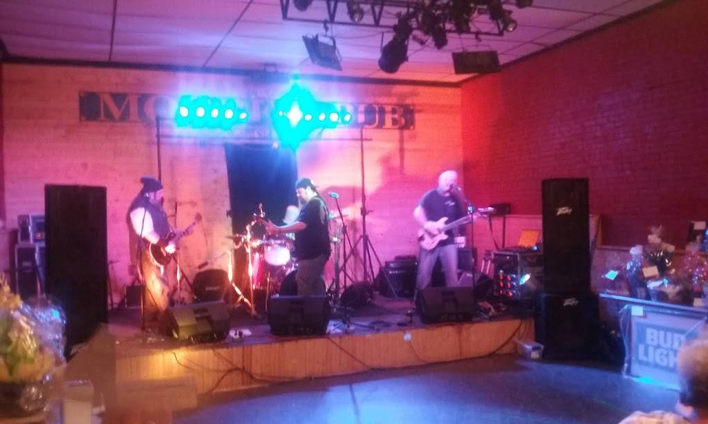 Moores Pub | restaurant | 168 E Elm St, Canton, IL 61520, USA | 3096470104 OR +1 309-647-0104