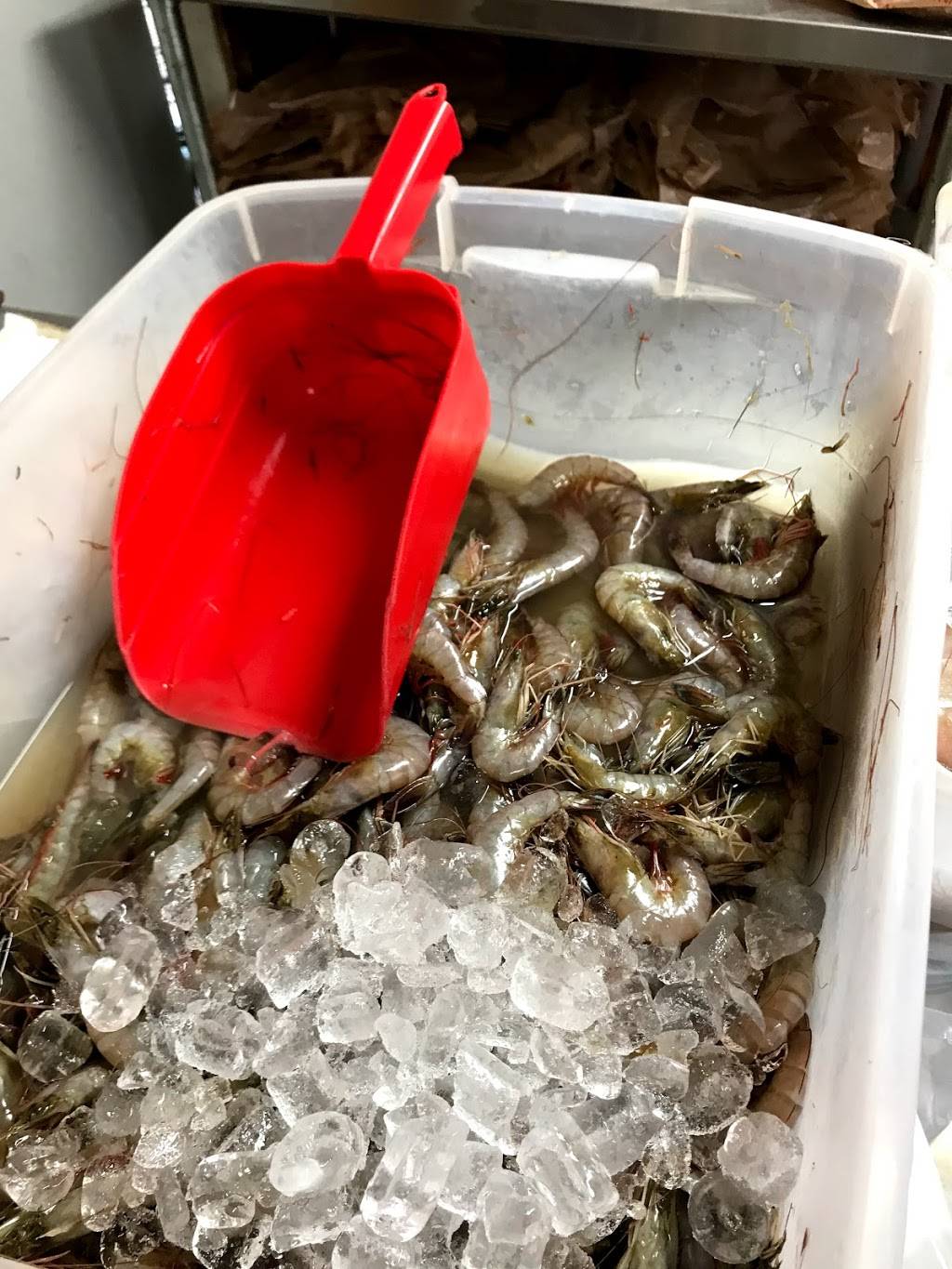 B & J Seafood | restaurant | 3211 Paris Rd, Chalmette, LA 70043, USA | 5042774888 OR +1 504-277-4888