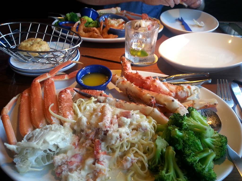 Red Lobster | restaurant | 2275 Lincoln Hwy, Langhorne, PA 19047, USA | 2159435350 OR +1 215-943-5350