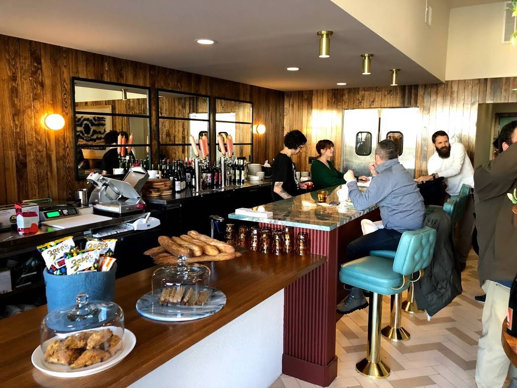 Brothers and Sisters | restaurant | 2119 W Chicago Ave, Chicago, IL 60622, USA | 7736611599 OR +1 773-661-1599