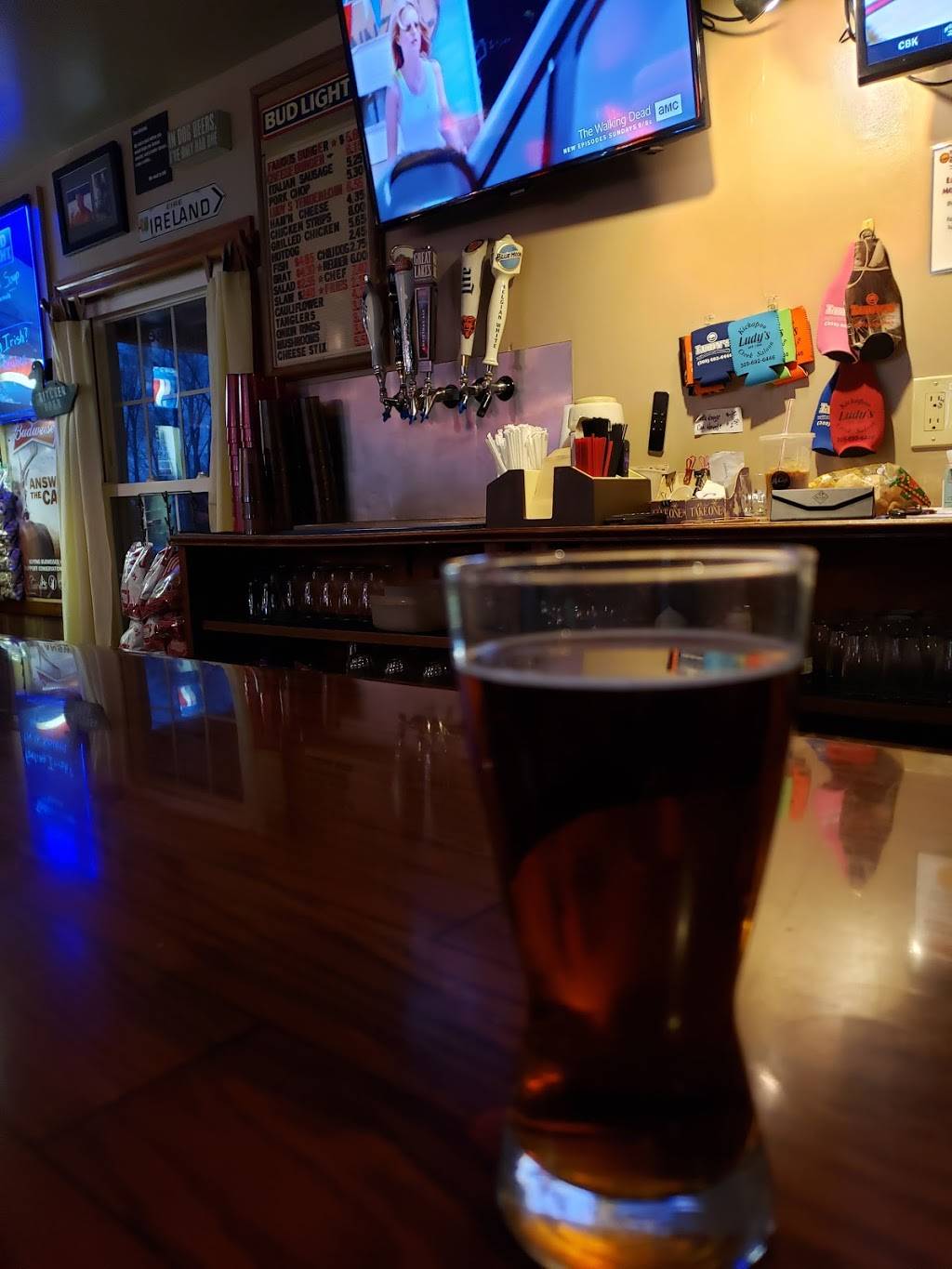 Ludys | restaurant | 9828 US-150, Edwards, IL 61528, USA | 3096926446 OR +1 309-692-6446