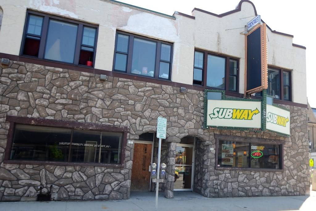 Subway | restaurant | 839 W Historic Mitchell St, Milwaukee, WI 53204, USA | 4143832952 OR +1 414-383-2952