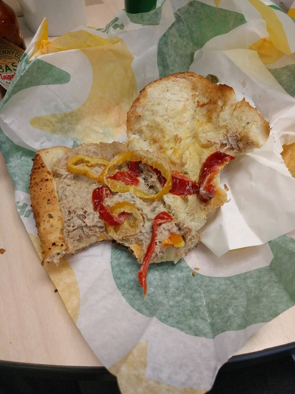 Subway | restaurant | 1910 Yonge St Yonge and Davisville Centre Unit 206, Store# 103Y, Toronto, ON M4S 3B2, Canada | 4164829434 OR +1 416-482-9434