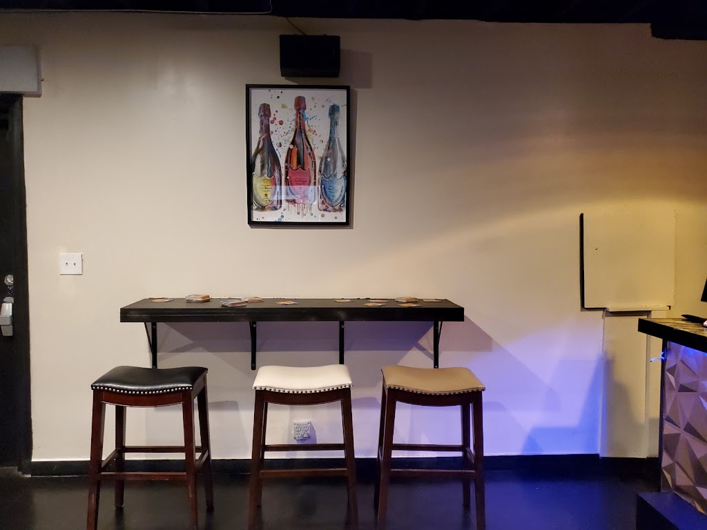 Bee Hive | restaurant | 4410 Beatties Ford Rd, Charlotte, NC 28216, USA | 8034481198 OR +1 803-448-1198