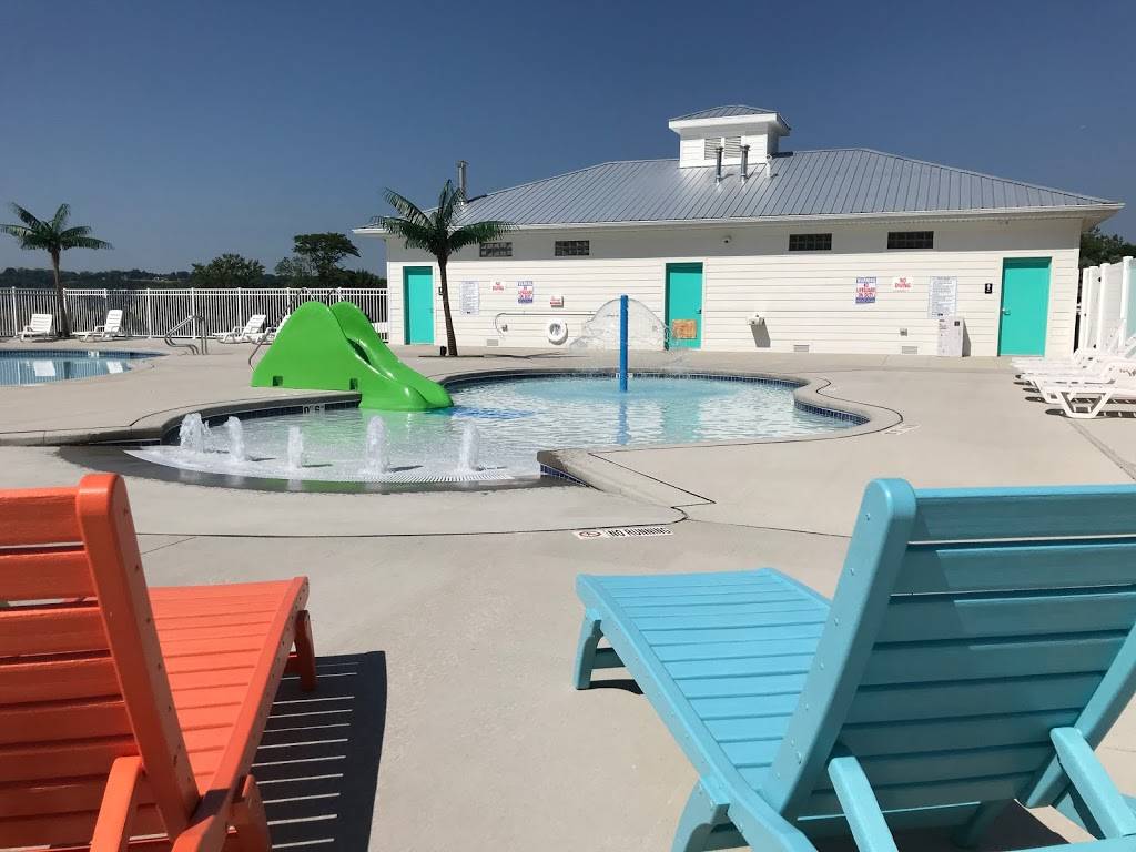 Coconut Cove Resort | restaurant | 1549 Bluff Rd, Hazel Green, WI 53811, USA | 6087485480 OR +1 608-748-5480