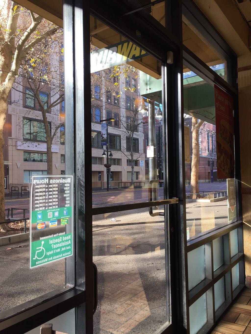 Subway | restaurant | 913 K St, Sacramento, CA 95814, USA | 9164444488 OR +1 916-444-4488