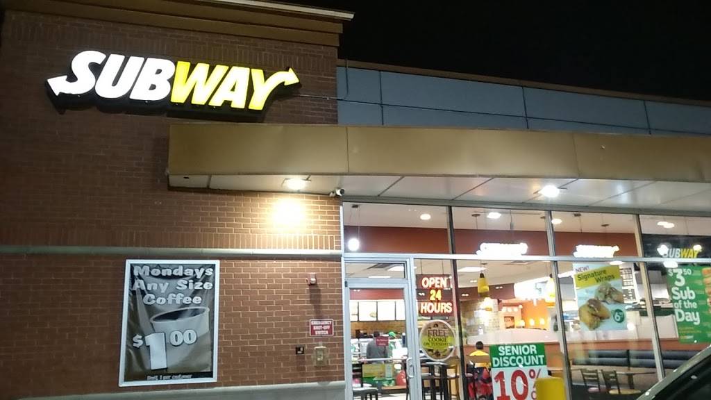 Subway Restaurants | restaurant | 9201 W Golf Rd, Des Plaines, IL 60016, USA | 8475445064 OR +1 847-544-5064