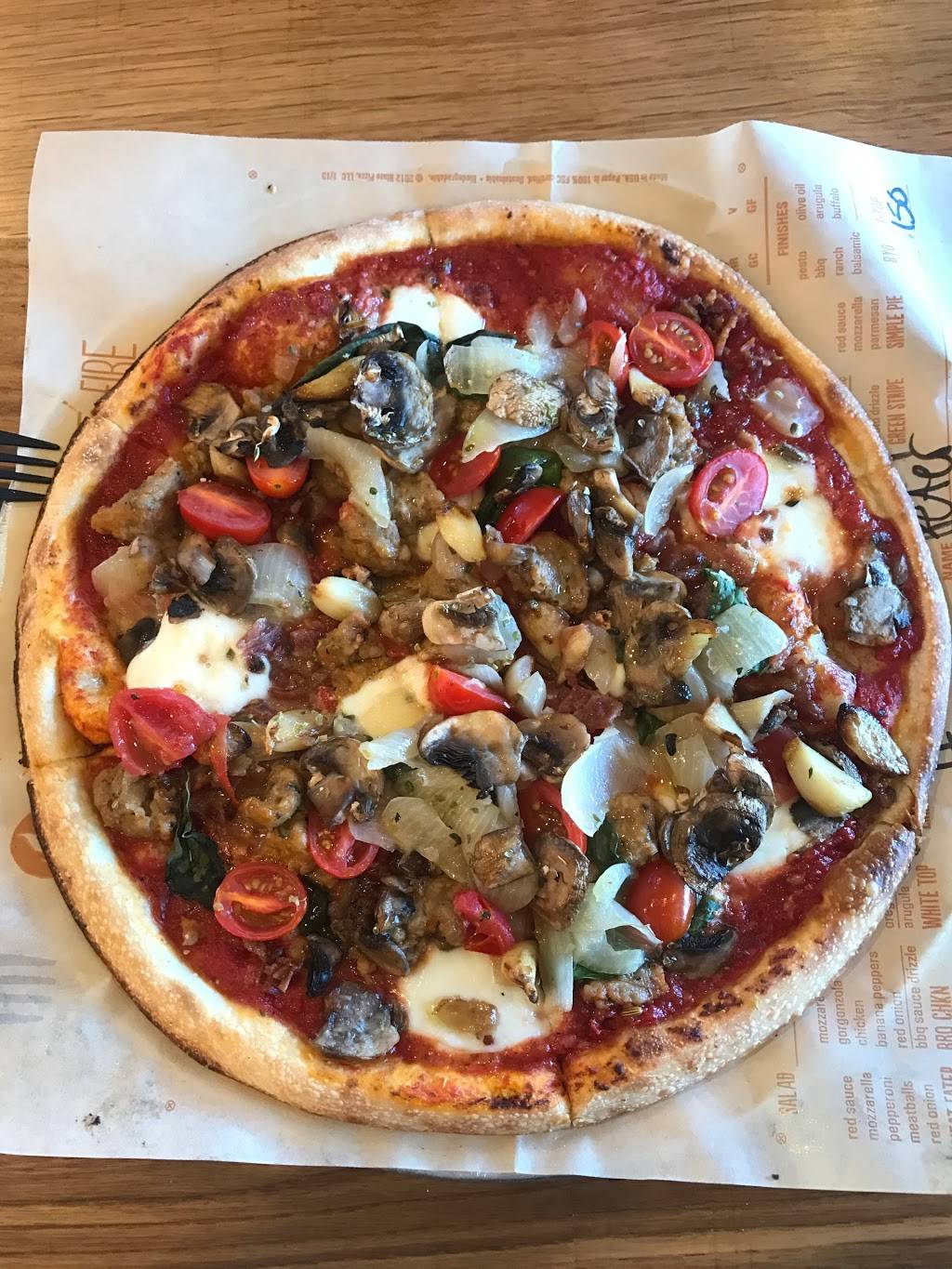 Blaze Pizza | meal takeaway | 600 Central Ave Ste 107, Highland Park, IL 60035, USA | 8472649261 OR +1 847-264-9261
