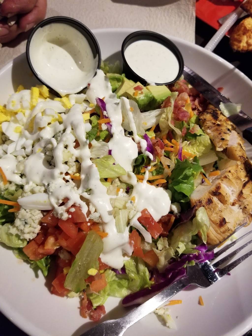 Red Robin Gourmet Burgers and Brews | restaurant | 1370 Tyler St, Riverside, CA 92503, USA | 9513580339 OR +1 951-358-0339