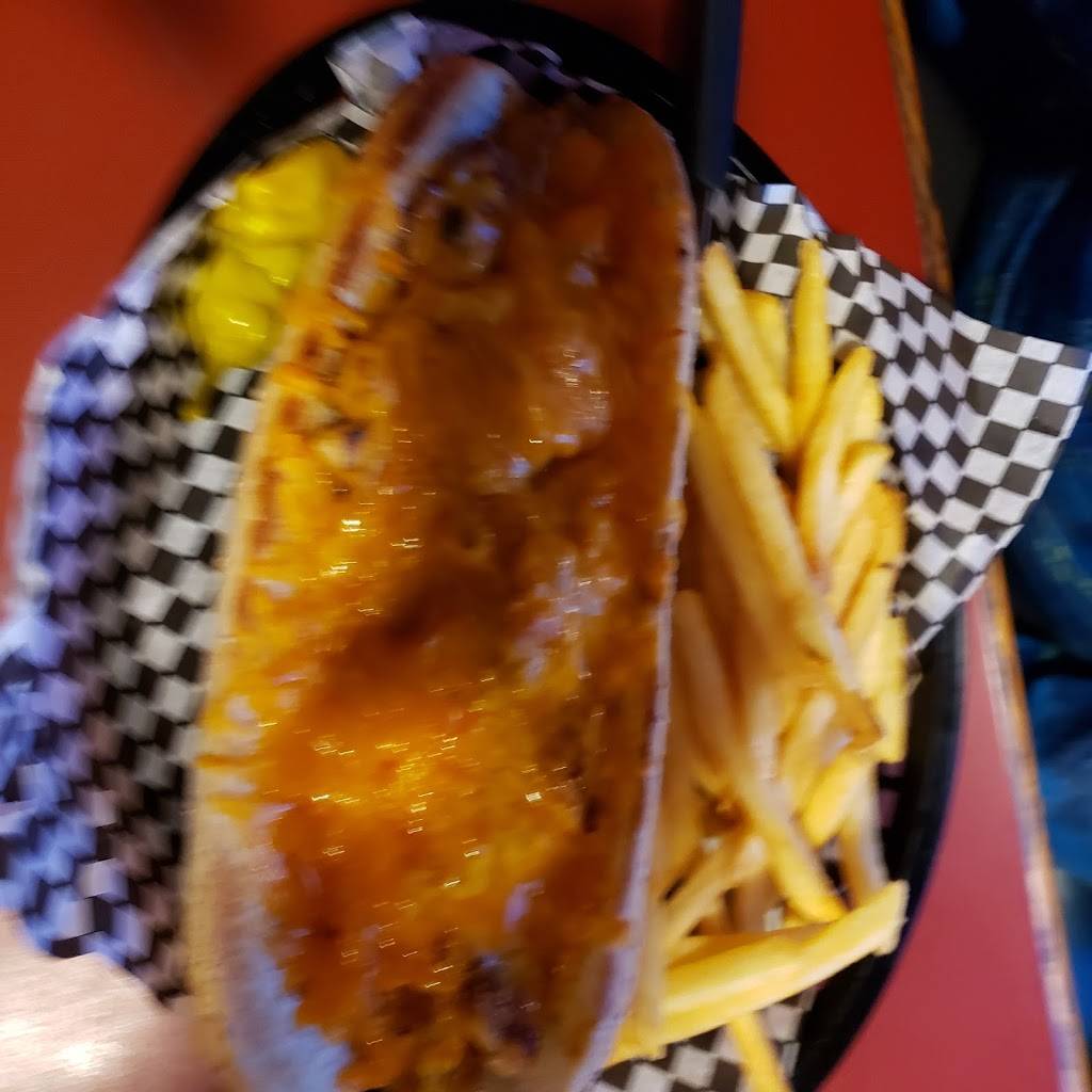 The Flying Pig Airport Diner | restaurant | 1317 Territorial Rd, Benton Harbor, MI 49022, USA | 2693696589 OR +1 269-369-6589