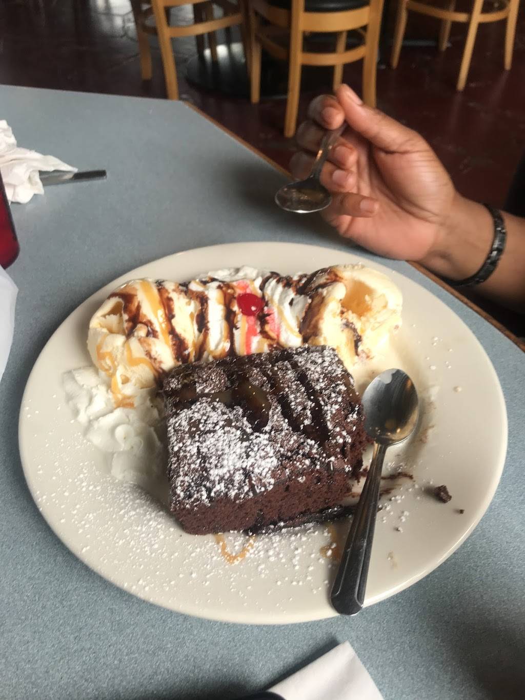 115 Bourbon Street | restaurant | 3359 W 115th St, Merrionette Park, IL 60803, USA | 7083888881 OR +1 708-388-8881