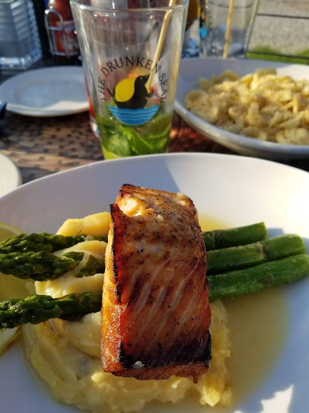 The Drunken Seal | restaurant | 98 Town Neck Rd, Sandwich, MA 02563, USA | 5088880060 OR +1 508-888-0060
