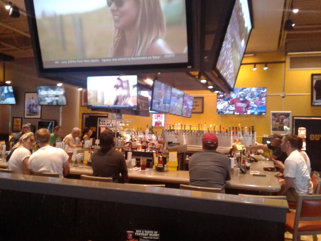 Buffalo Wild Wings | restaurant | 522 E Windsor Ave, Elkhart, IN 46514, USA | 5742260311 OR +1 574-226-0311