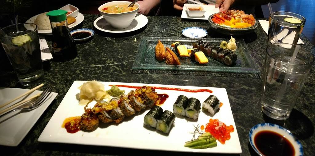 East Moon Asian Bistro | restaurant | 8162 S Holly St, Centennial, CO 80122, USA | 3037799999 OR +1 303-779-9999