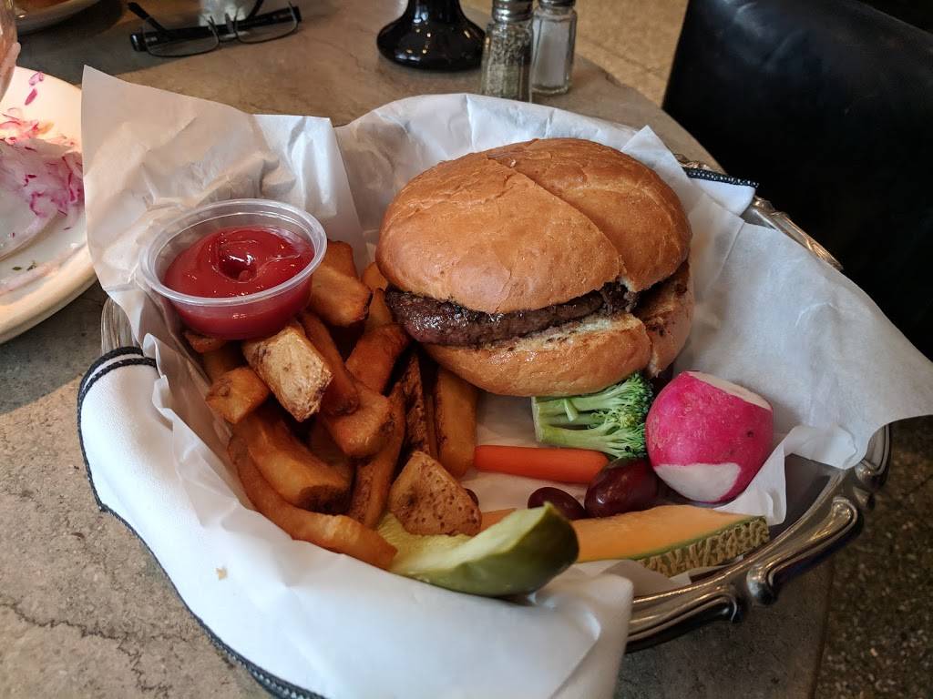 Elsas On the Park | restaurant | 833 N Jefferson St, Milwaukee, WI 53202, USA | 4147650615 OR +1 414-765-0615