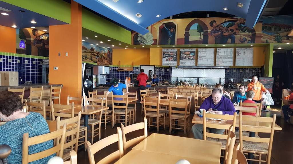 Salsaritas Fresh Mexican Grill | restaurant | 100 Jack Dance St, Knoxville, TN 37919, USA | 8656900486 OR +1 865-690-0486