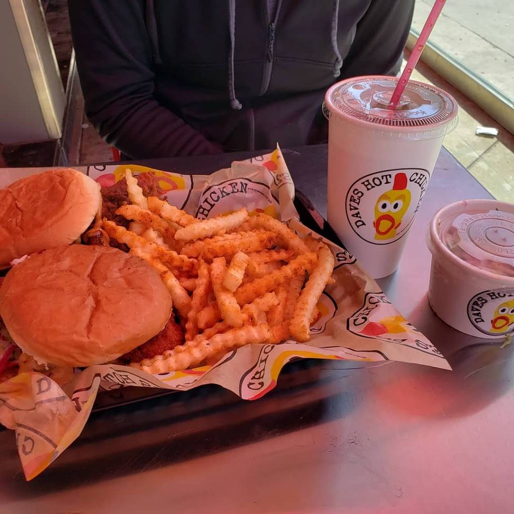 Dave’s Hot Chicken | restaurant | 5166 Lankershim Blvd Ste D, North Hollywood, CA 91606, USA | 3232138090 OR +1 323-213-8090