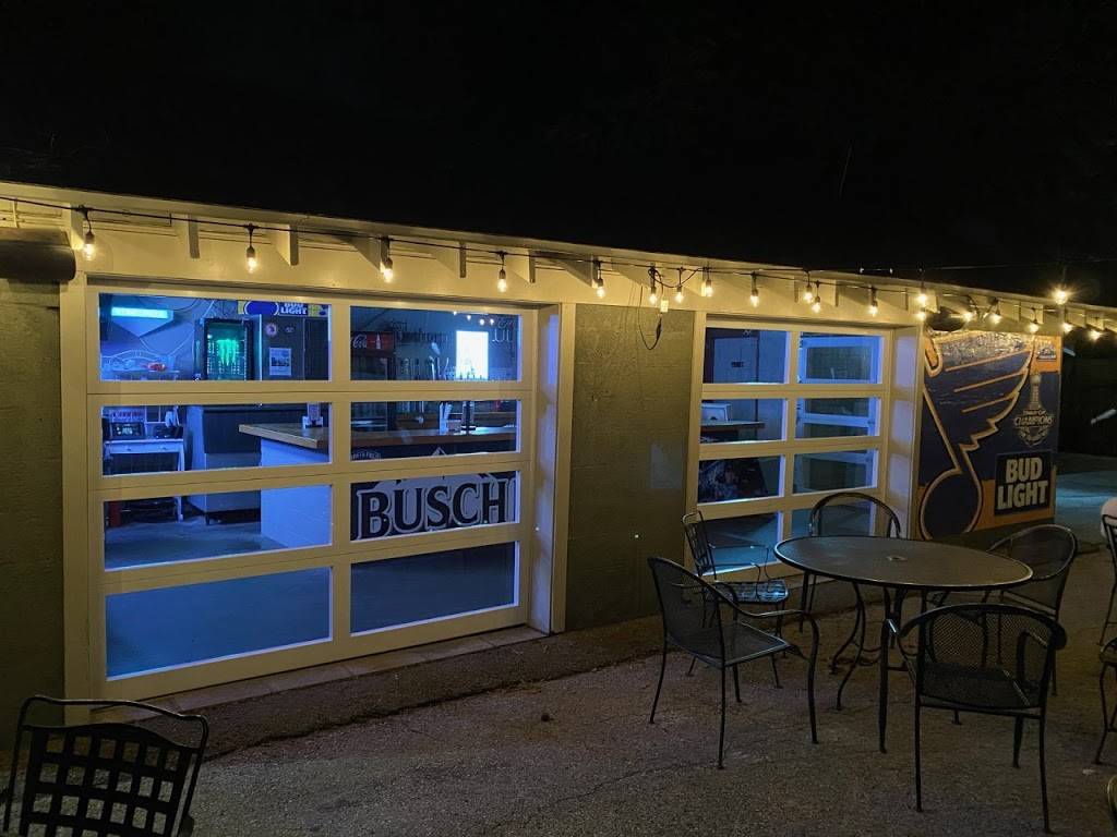 Ebbets Field | restaurant | 1027 E Walnut St, Springfield, MO 65806, USA | 4178655050 OR +1 417-865-5050