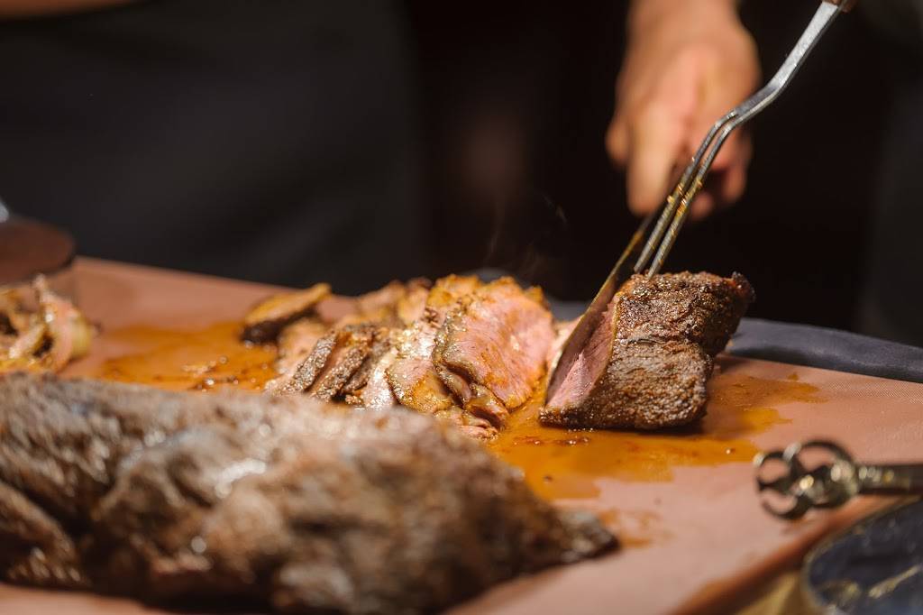 Lucky’s Noble BBQ | restaurant | 160 W Fort St, Detroit, MI 48226, USA | 9182978550 OR +1 918-297-8550