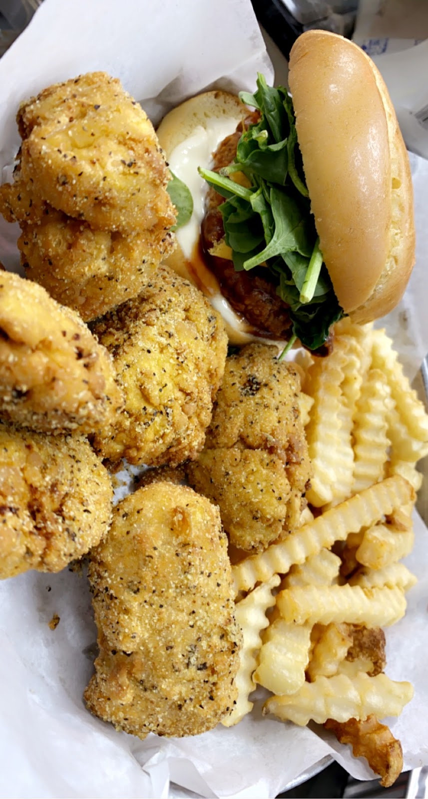 Soul Hi Vegan | restaurant | 304 W Woodlawn Ave, Louisville, KY 40214, USA | 5024022577 OR +1 502-402-2577