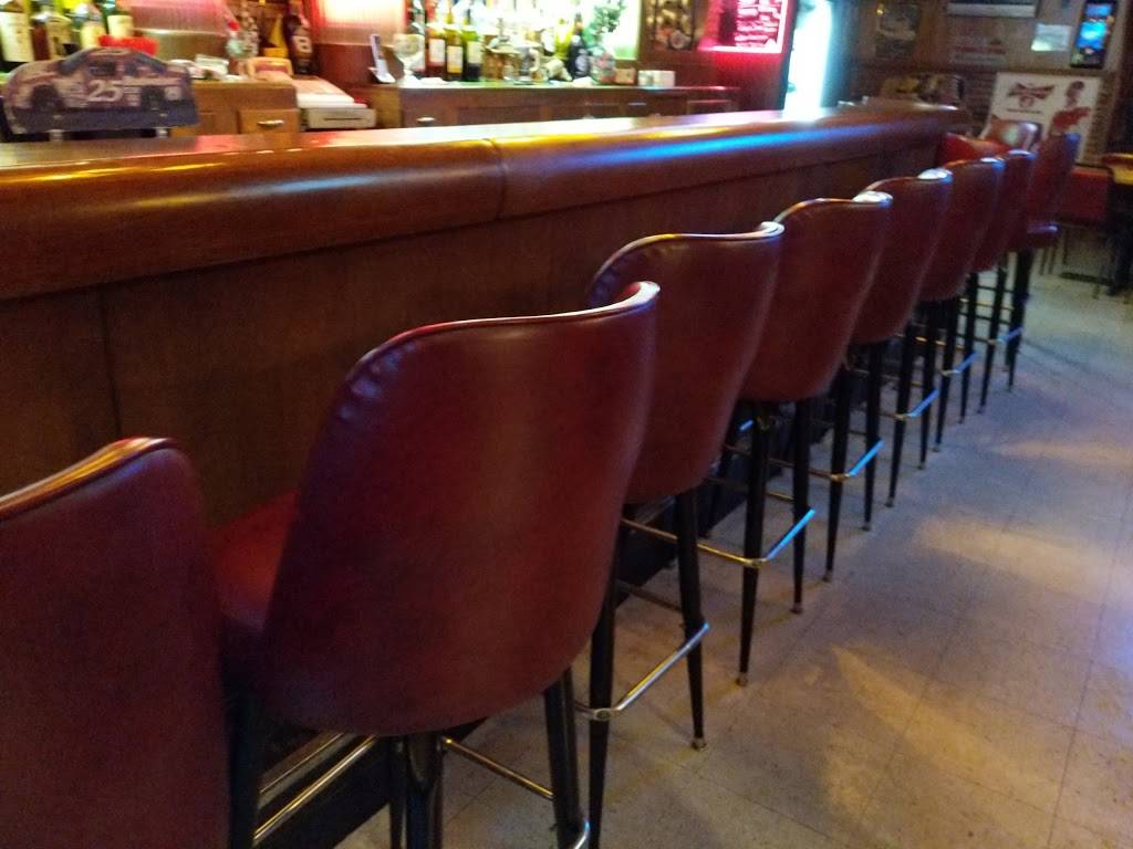 Reds Tavern & Pizzeria | restaurant | 19620 IL-173, Harvard, IL 60033, USA | 8159434951 OR +1 815-943-4951