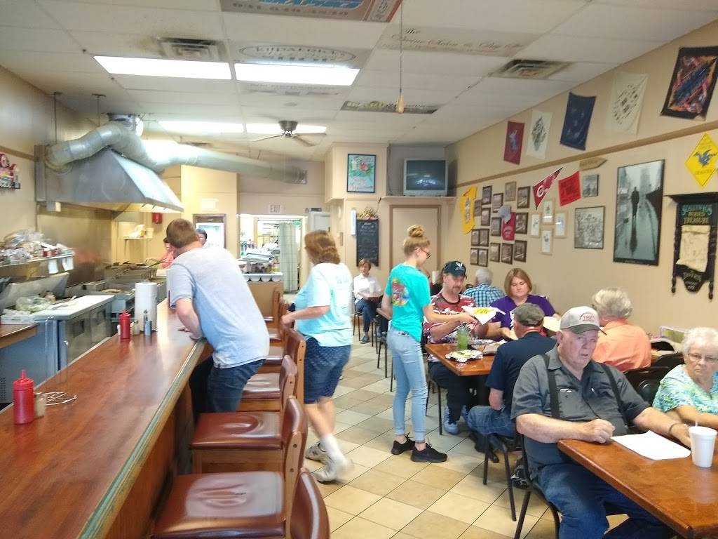 Scallywags Uptown Grill | restaurant | 28 S Jefferson St, Winchester, TN 37398, USA | 9319679302 OR +1 931-967-9302