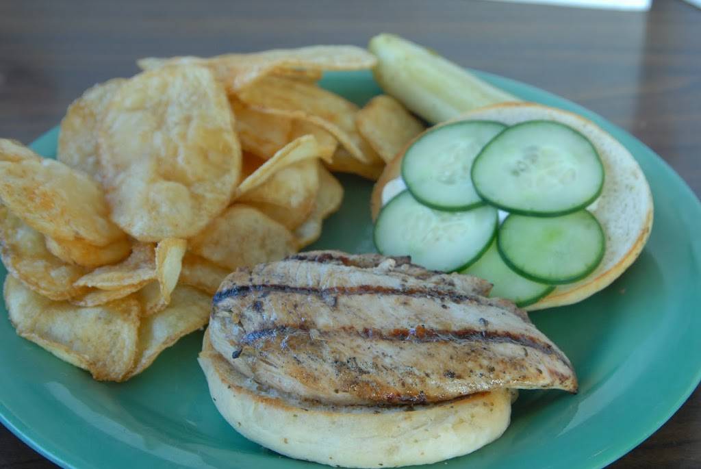 Sidekicks Bar & Grill | restaurant | 930 Main Ave, De Pere, WI 54115, USA | 9203369556 OR +1 920-336-9556