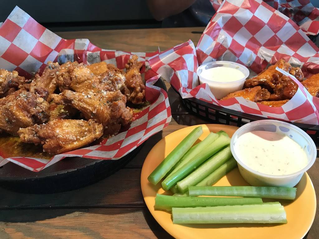 Barefoot Bar and Grill | restaurant | 8201 S Tamiami Trail, Sarasota, FL 34238, USA | 9419247676 OR +1 941-924-7676