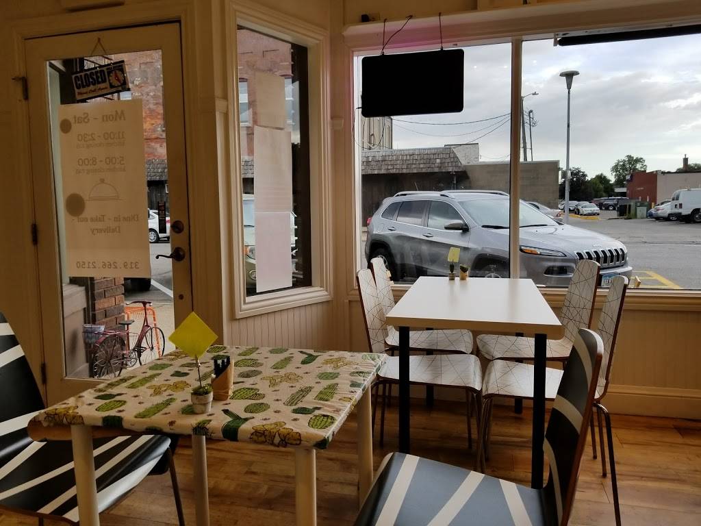 Ginger Thai Cuisine | restaurant | 111 W 2nd St, Cedar Falls, IA 50613, USA | 3192662150 OR +1 319-266-2150