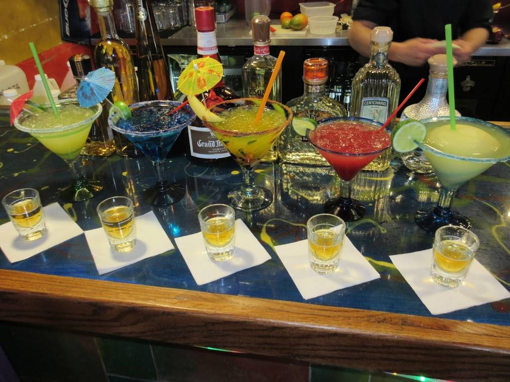 Los Aztecas mexican resturant and cantina | restaurant | 12644 Harper Village Dr Ste A, Battle Creek, MI 49014, USA | 2694410080 OR +1 269-441-0080