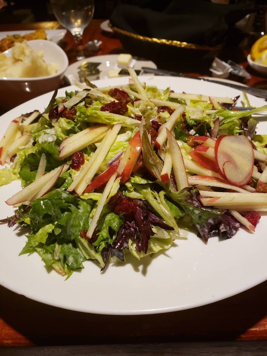 OMaras | restaurant | 2555 Twelve Mile Rd, Berkley, MI 48072, USA | 2483996750 OR +1 248-399-6750