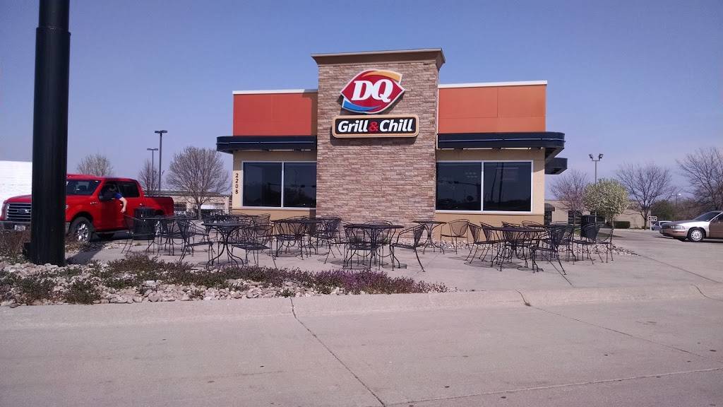 Dairy Queen Grill & Chill | restaurant | 2208 N Kansas Ave, Hastings, NE 68901, USA | 4024630132 OR +1 402-463-0132
