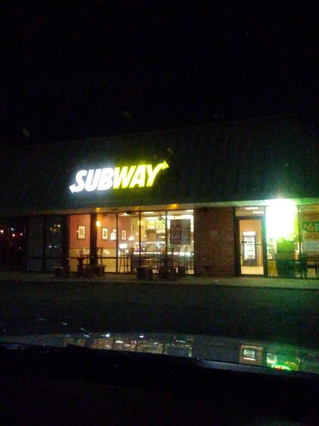 Subway | meal takeaway | 790 Memorial Hwy Suite, Street A, Picayune, MS 39466, USA | 6017499488 OR +1 601-749-9488
