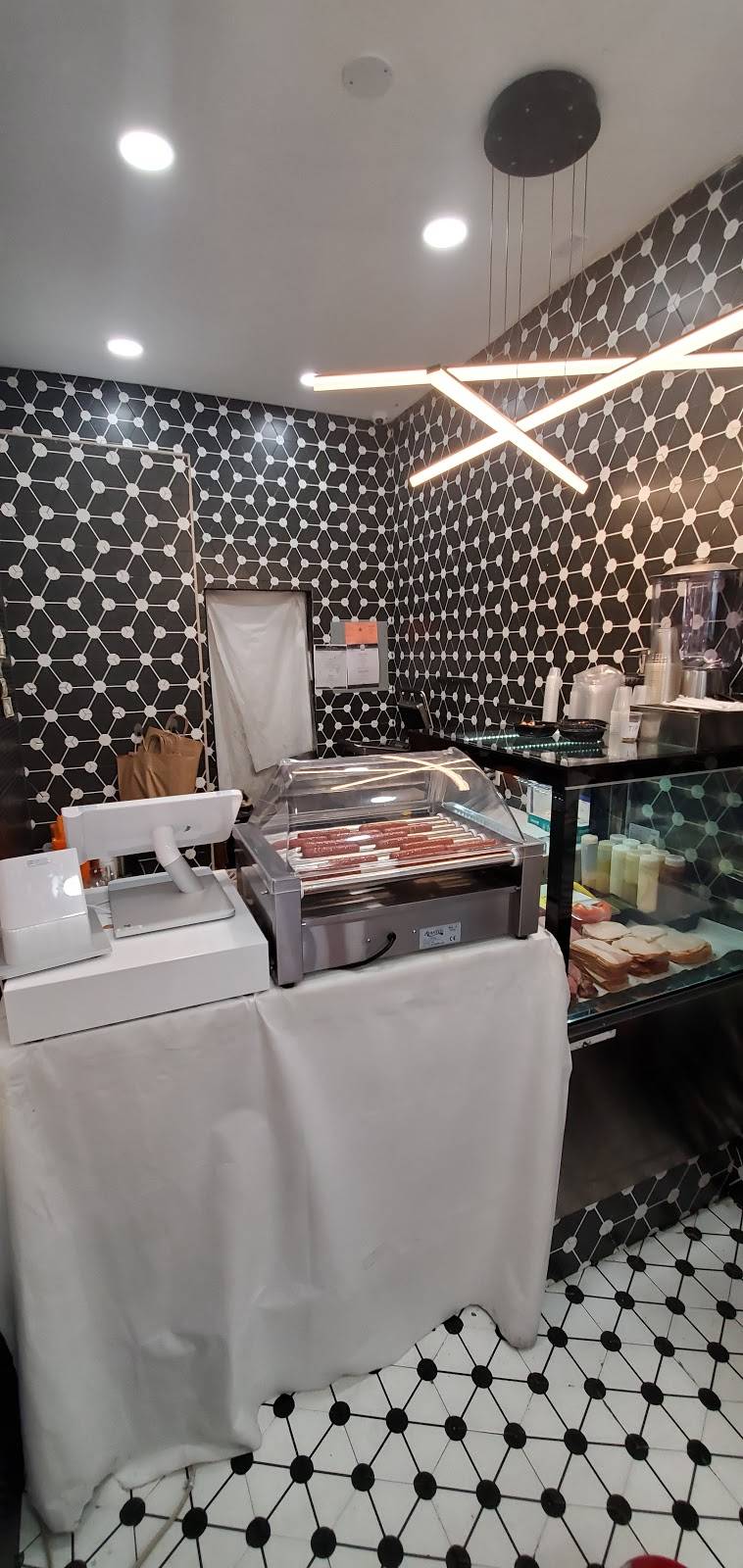 Panino Toasty Delicious | restaurant | 5401 13th Ave, Brooklyn, NY 11219, USA | 7185766839 OR +1 718-576-6839