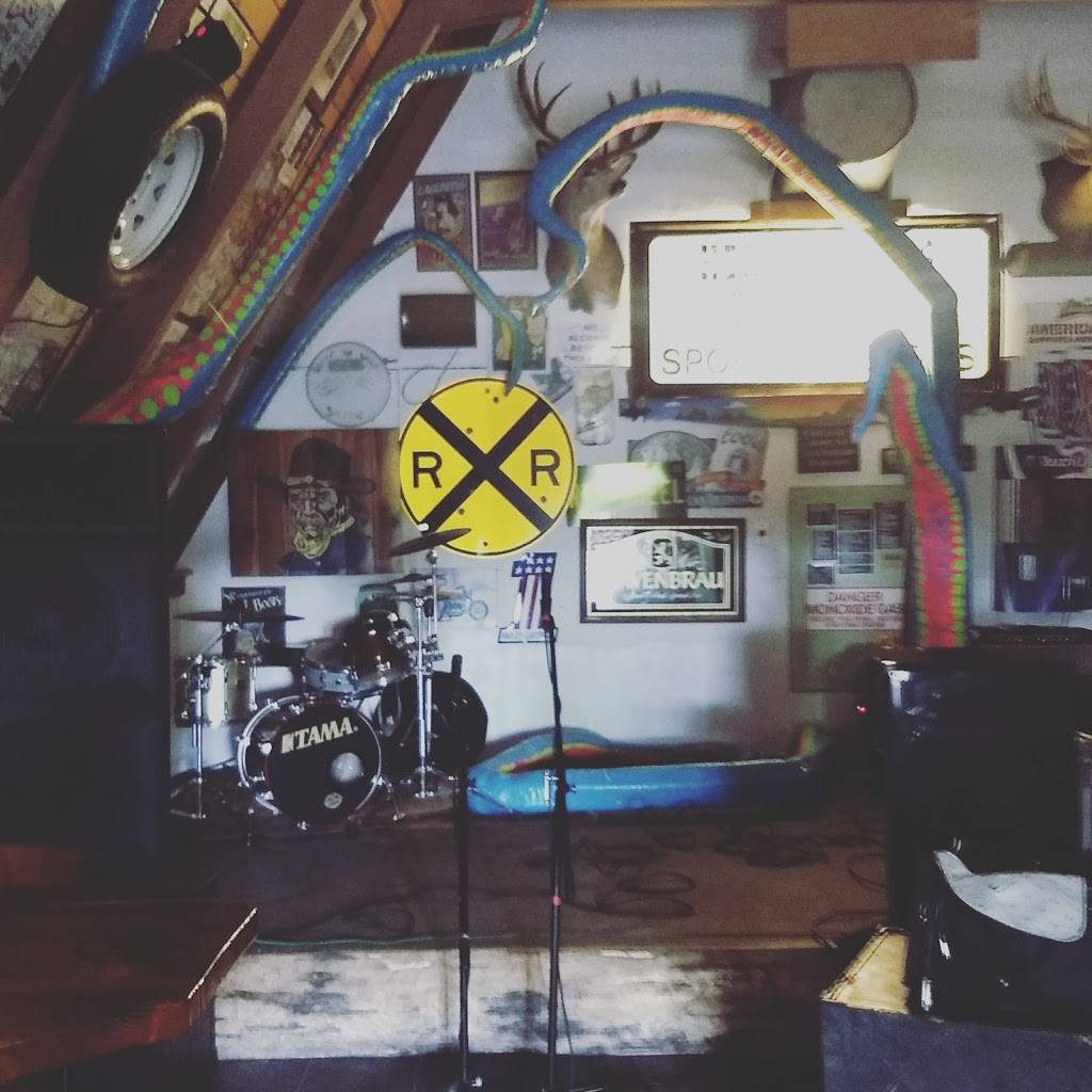 Waterwheel Pizza Parlor & Saloon | restaurant | 22265 Parrotts Ferry Rd, Sonora, CA 95370, USA | 2095328822 OR +1 209-532-8822