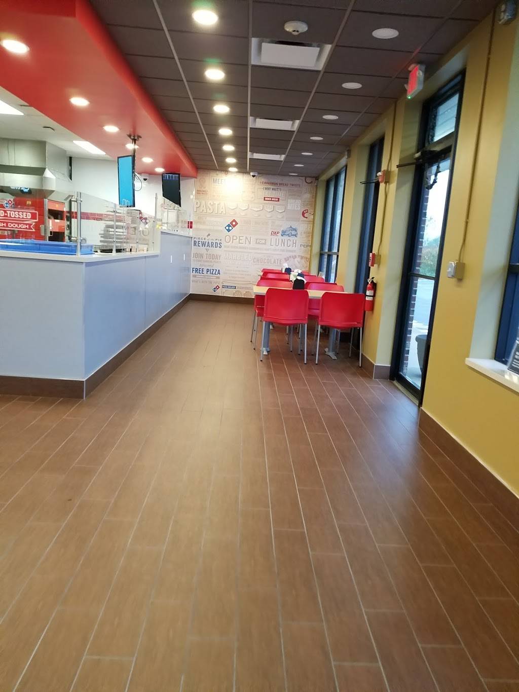 Dominos Pizza | meal takeaway | 1397 W Main Rd, Middletown, RI 02842, USA | 4018495520 OR +1 401-849-5520