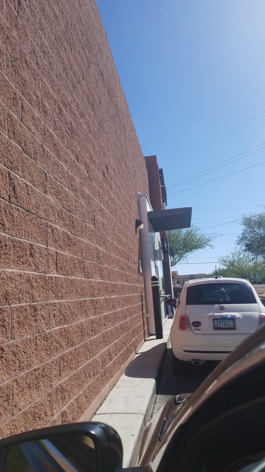 Starbucks | cafe | 6001 N Oracle Rd, Tucson, AZ 85704, USA | 5205750241 OR +1 520-575-0241