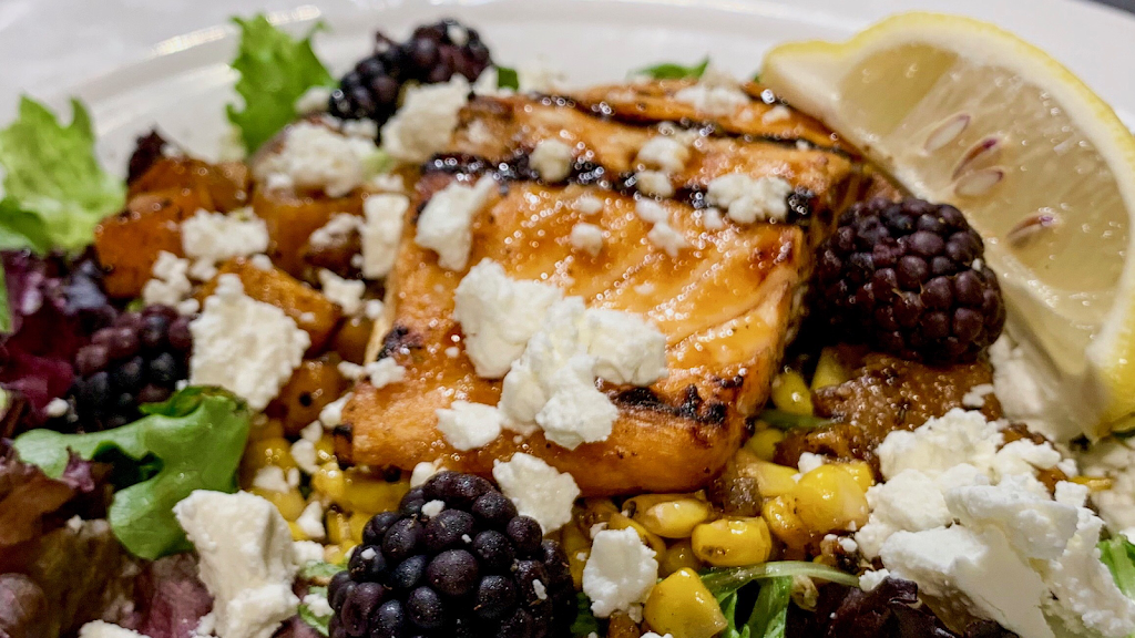 Embers Restaurant & Lounge | restaurant | 467 Chestnut St, Morgantown, WV 26505, USA | 3042125553 OR +1 304-212-5553