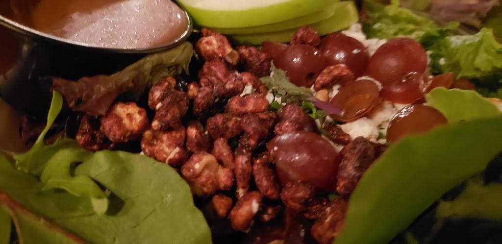 Off the Vine Tuscan Grille | meal takeaway | 150 Newburyport Turnpike, Rowley, MA 01969, USA | 9789488788 OR +1 978-948-8788