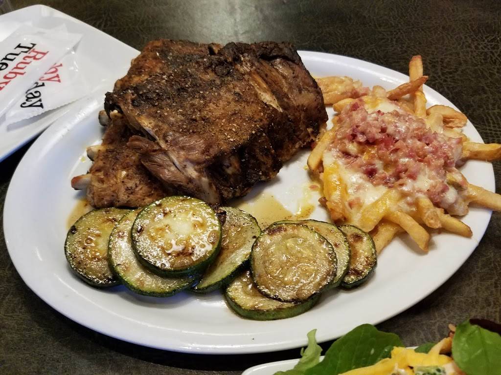 Ruby Tuesday | restaurant | 1512 Winkler Mill Extension, Wilkesboro, NC 28697, USA | 3368385216 OR +1 336-838-5216