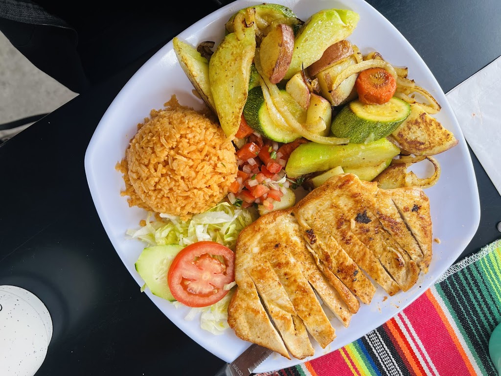 Mami Anas Restaurant & Cantina | restaurant | 2105 Edison Hwy P2, Bakersfield, CA 93305, USA | 6618611857 OR +1 661-861-1857