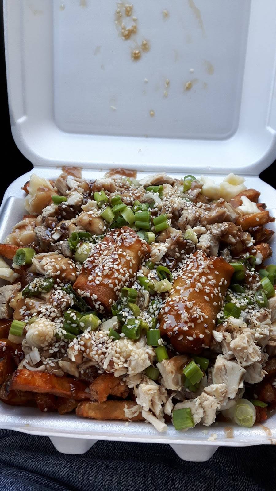 Eighteen 12 Poutinerie | restaurant | 421 Sandwich St S, Amherstburg, ON N9V 3K8, Canada | 5197139598 OR +1 519-713-9598