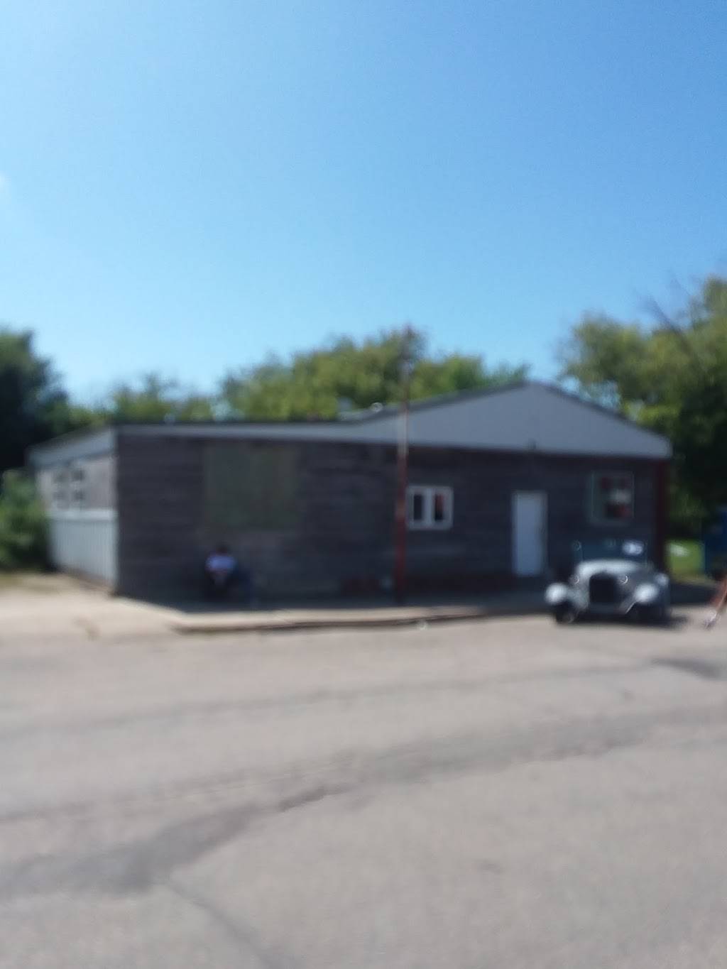 Sportsmans Bar | night club | 106 E Main Ave, Clitherall, MN 56524, USA | 2188641000 OR +1 218-864-1000