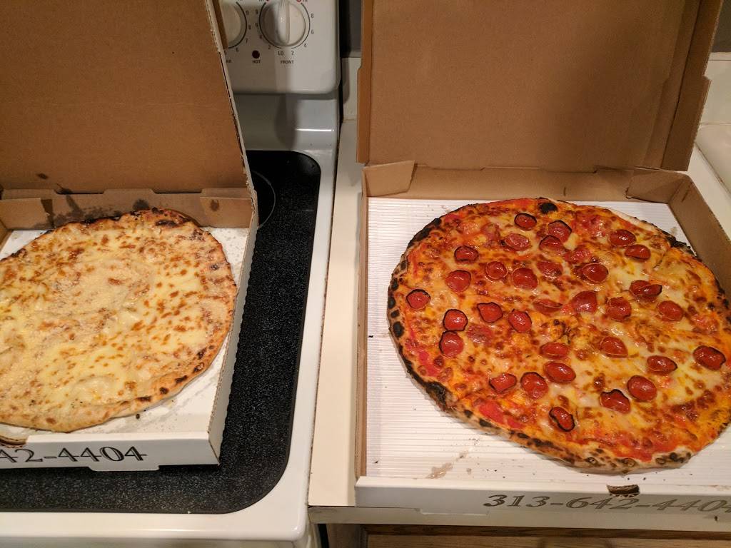 Licavolis Market | meal takeaway | 20915 Mack Ave, Grosse Pointe Woods, MI 48236, USA | 3136424404 OR +1 313-642-4404