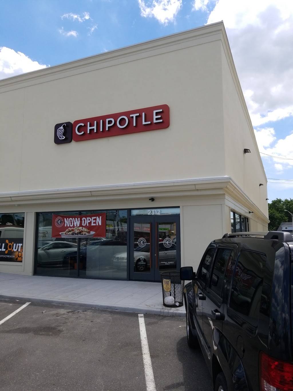 Chipotle Mexican Grill | restaurant | 2312 Hempstead Turnpike, East Meadow, NY 11554, USA | 5167960460 OR +1 516-796-0460