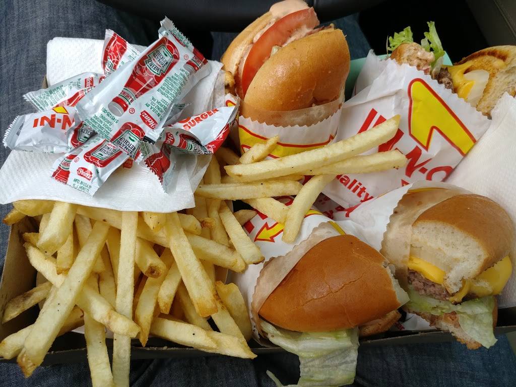 In-N-Out Burger | restaurant | 1316 Ventura Blvd, Camarillo, CA 93010, USA | 8007861000 OR +1 800-786-1000