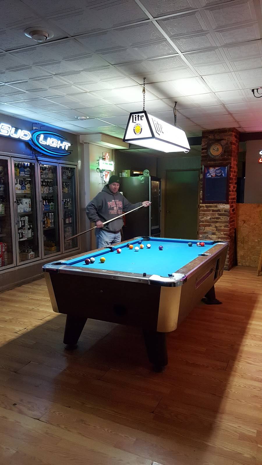 The Corner House Tavern | restaurant | 24509 E Main St, Columbus, NJ 08022, USA | 6092988543 OR +1 609-298-8543