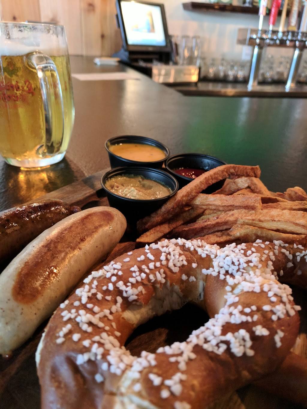 DAS Beer Garden | restaurant | 1203 Town Center Dr #116, Jupiter, FL 33458, USA | 5617768669 OR +1 561-776-8669