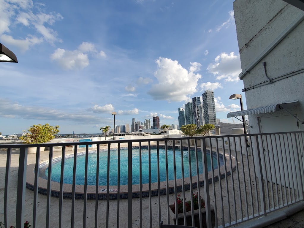 Mikes At Venetia | meal delivery | 555 NE 15th St 9th Floor, Miami, FL 33132, USA | 3053745731 OR +1 305-374-5731